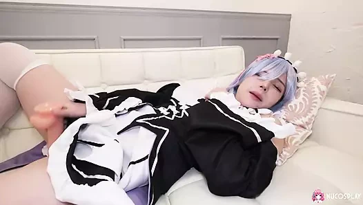 Sürtük Hizmetçi Miu Akino'nun Klitoris Orgazmı Var