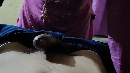 Hintli köylü kız sevgilisine sakso çekiyor