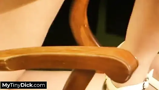 Seksi bilgisayar inek parmakları küçük yarağıyla değiştiriliyor