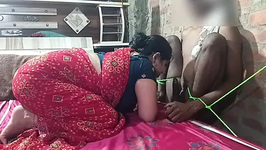 Baldız bağlı ve kendi kayınbiraderi ile sikişiyor ve odada ustalık yapıyor.