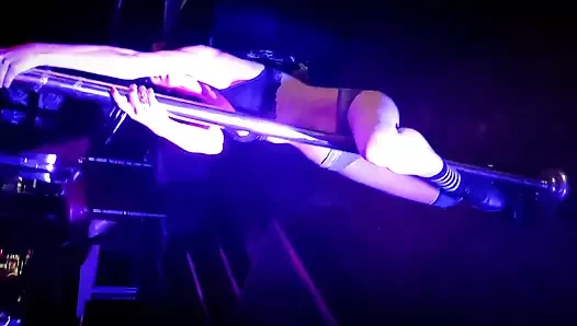 Faphouse'a özel: fap'ta ilk kez direk dansı