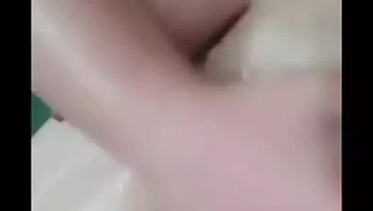 Sabunlu şişman göğüslerim - Sofia Shaw