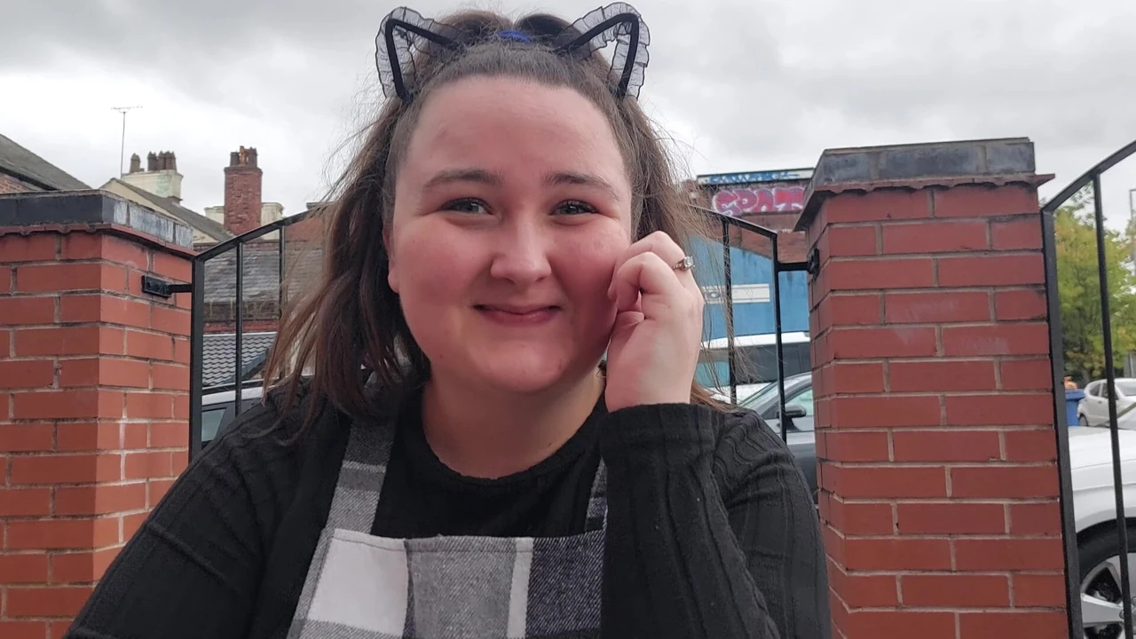 ОНА ВЫГЛЯДЕЛА НЕВИННОЙ ДО ТЕХ ПОР.......