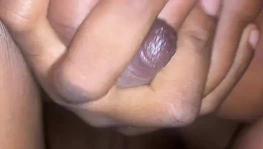 Aldatan evli kadın bana kovboy kız veriyor ve ben onun büyük göğüslerini emiyor