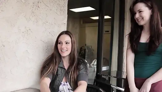 Üç lezbiyen birbirlerinin tadını tutkuyla eğliyor