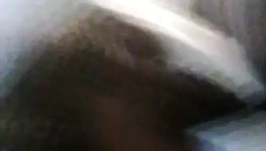 Büyük siyah yarağı emen bir sürtük yakın çekim