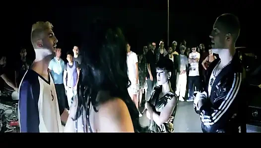 Garajda hızlı ve öfkeli sikiş çılgınlığı