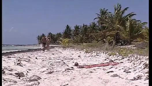 İtalyan klasik esmer ağzına boşalana kadar yarakla kaltak gibi sikiliyor