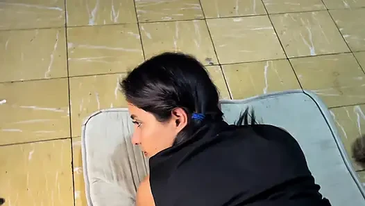 Bu yeni kadının sadece bir erkek arkadaşı var
