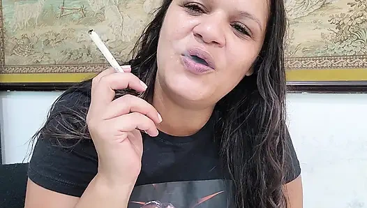 Fetiş Sigara İçmek ve Cumming Yapmak