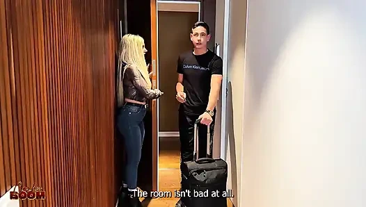 Kocam ve ben otel garsonuyla seks yaptık - carla boom