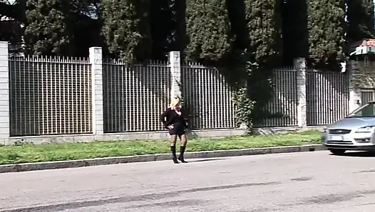 Dojrzała MILF pięści w owłosionej cipce Następnie jebana i cummed na Gigantyczne cycki przez Wielki amatorski kutas