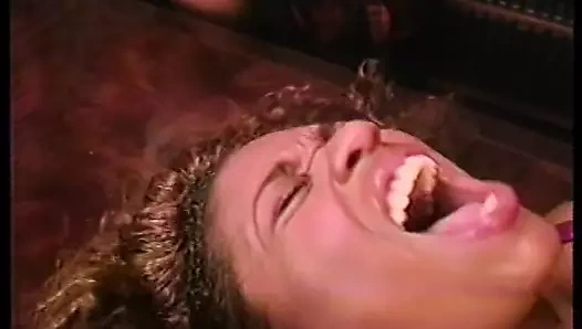 Büyük yarak emiyor siyah bir kız için amında güzel domaltmalı sikiş