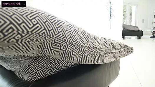 Minyon tavşan yumurta, yarak ve döl avlıyor