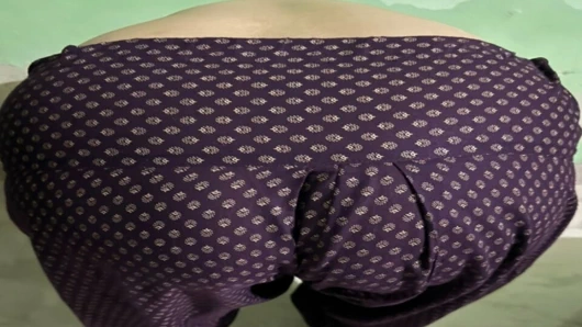 18 Year Virgin DESI MALLU NOKRANI ASS FUCK IN HINDI CHANGING THE CLOTHES