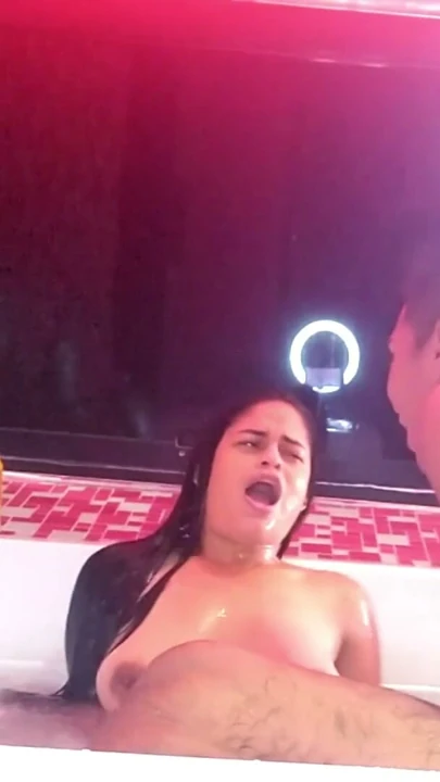 Sevgili boğamla sert sikişme, eve kocamla dönmeden önce defalarca içime boşaldı | Klip 2