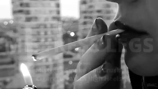 Metresi duman ve ezme sigarasıdır