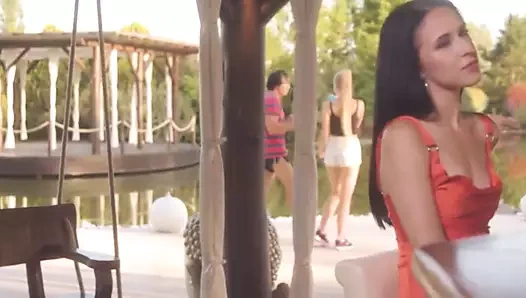 Kaba olgun yoga eğitmeni alyssa evli ile anal seviyor