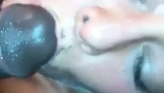 kızıma yüz bakımı yapmak