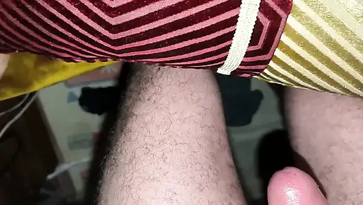 Halab'lı Suriyeli kız Cezayirli büyük Arap yarağıyla anal seks yapıyor domaltmalı misyoner pozisyonunda biniyor