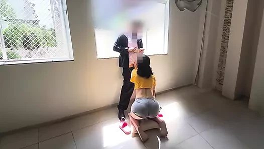 Evde yalnızken komşumun sikini emmeyi seviyorum