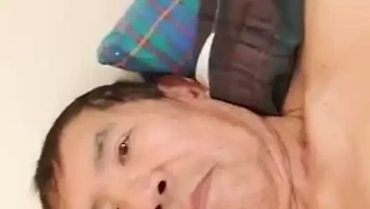 Filipinli büyükbaba kriko kapalı