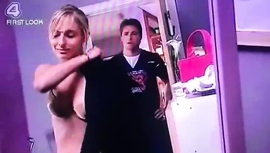 Zıplayan göğüsler üzerinde hollyoaks