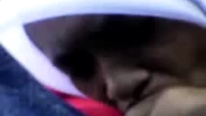 kuluman awek tudung berbaju kurung