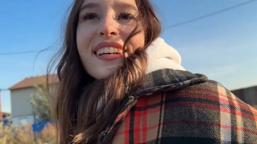 Striptizli elle tokat oyununu kaybettikten sonra sikini emiyor