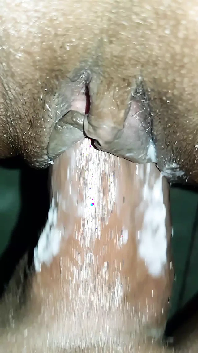 Ah aşkım, sikin beni her yerinden parçalıyor, yavaşça koy