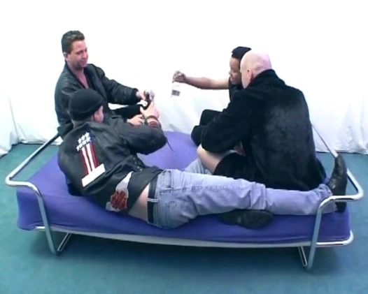 Edepsiz Alman sürtük grup sekste götünü parçalıyor