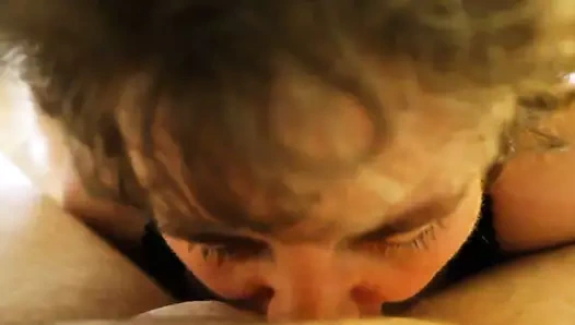 53 yaşındaki Yahudi sürtük beni emiyor