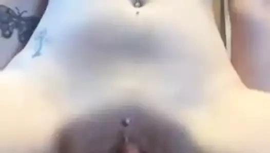 Dumloosebitch onu deliğini tıkayarak