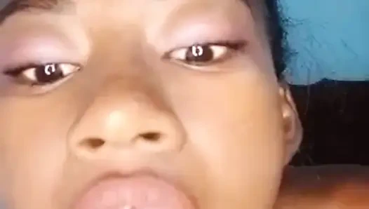 Kadın iyi emiyor ve sonunda dölünü yutuyor