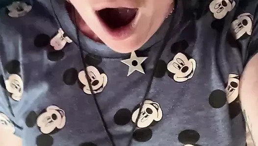 Epik ıslak ve gıcıklama orgazmı ve ardından dişler hakkında konuşuyor! Mayıs ayında dişçiye acımasız yolculuk öncesi filme alındı