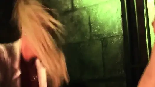 Kirli gür sahne 3_blonde büyük memeli fetiş orta yaşlı seksi kadınlar bdsm mağarasında üçlü seks yapıyor