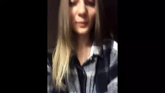 sarışın gösterme ve mastürbasyon üzerinde kamera