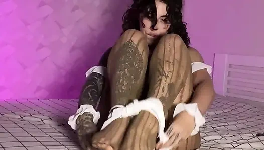 Kırmızı topuklu ayakkabılar çıkarma + külotlu çorap götünü azdırıyor - külotlu çorap götümü sik