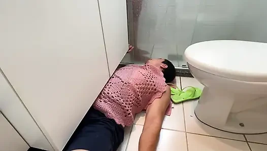 Ayak kölesi duş aldıktan sonra bastı ep 2