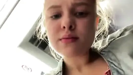 Public orgasm with jucielussie in the fitting room