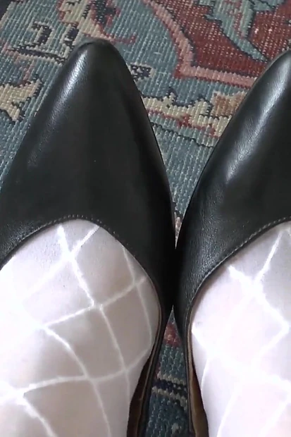 Сперма на каблуках, инструкция по дрочке, в видео от первого лица, леди Виктория Валенте