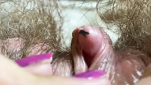 Aşırı yakın çekim büyük klitoris vajina göt deliği ağzı dev fetiş videosu kıllı vücut!