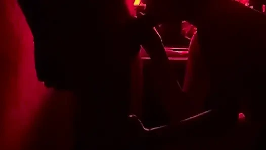 Kırmızı odada yoğun Romalı seks döllenmeye yol açıyor