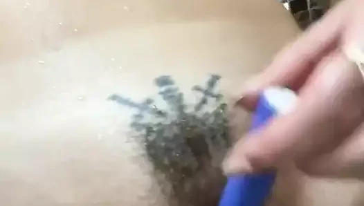 Pazar boşalma günü! Duşta şenlik! Bu Jamaika sıcağında uzun sürmedi