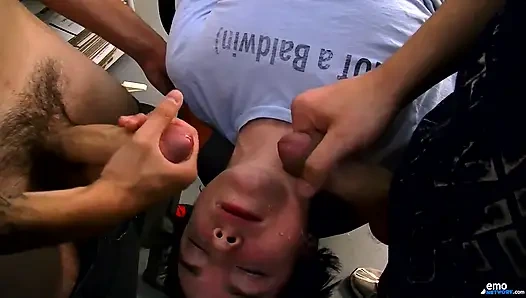 Blinx sikini düzeltiyor