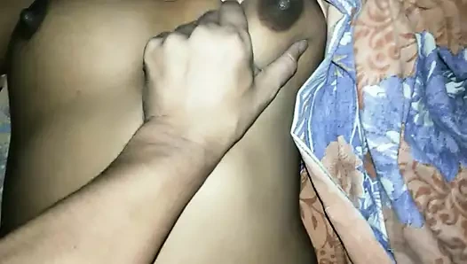 Hintli kadın seks yapıyor