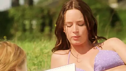 Emily Blunt'ın güzel memeleri