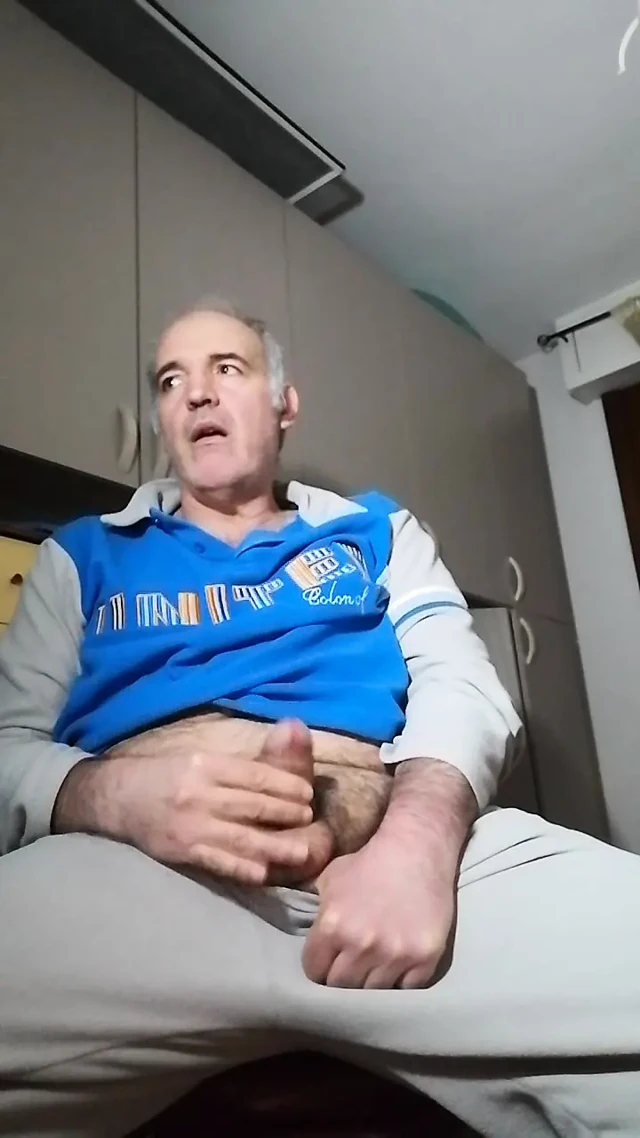 Uyumadan önce güzel bir boşalma!