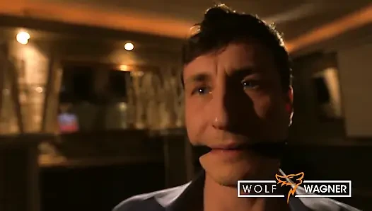 Gangster kaltak Vicky Sun amcığını sert bir şekilde siktiriyor!