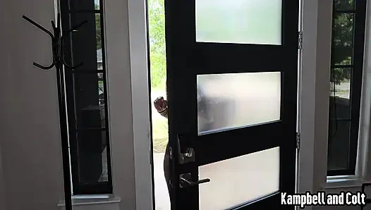 Beyaz çift seksi zenciyi sikiyor ve doğuruyor!